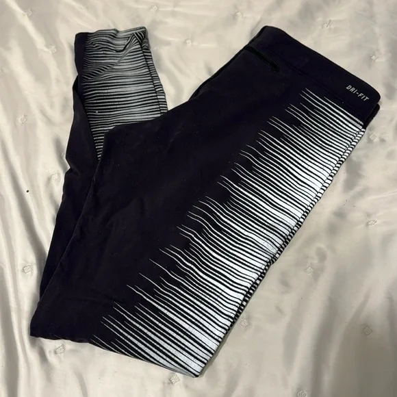Nike Dri-fit workout leggings, Large - Picture 1 of 6